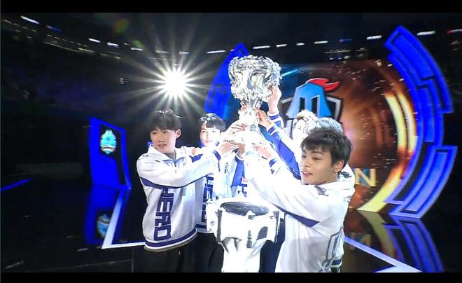 爆发不足以 爆发不足以